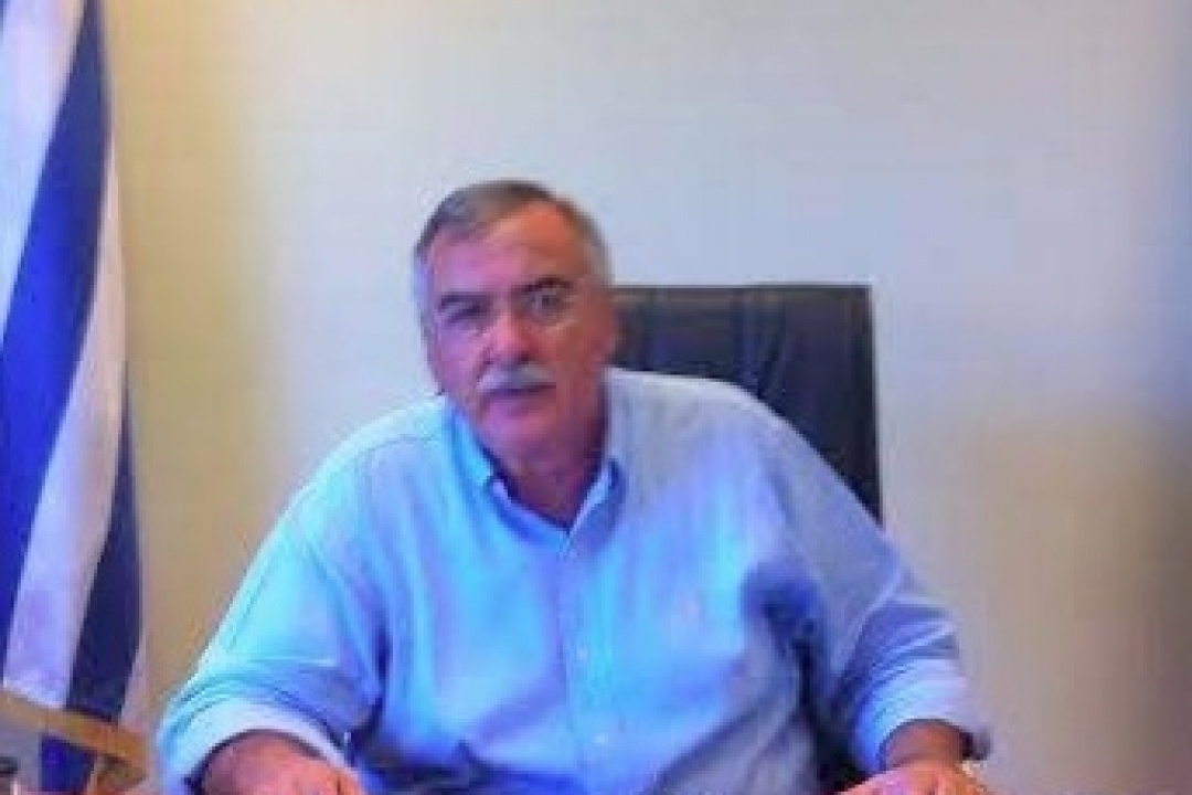 ΔΕΛΤΙΟ ΤΥΠΟΥ: Πρώτη μέρα σήμερα για τον νεοεκλεγέντα Δήμαρχο Ηλία Λάμπρο. Πραγματοποίησε συνάντηση με το προσωπικό του Δήμου. Παρέστη στον Αγιασμό στο Επαρχείο.