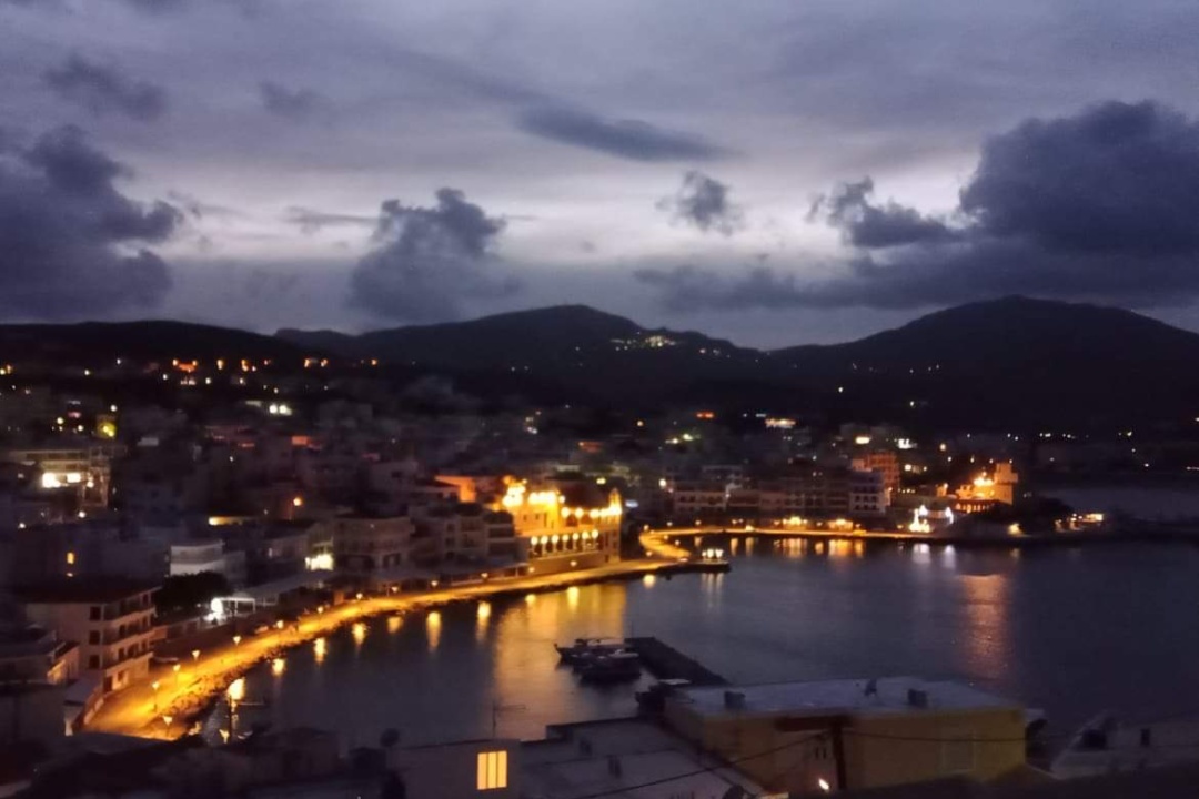 ΦΩΤΙΣΤΗΚΕ Η ΠΑΡΑΛΙΑΚΗ ΤΩΝ ΠΗΓΑΔΙΩΝ