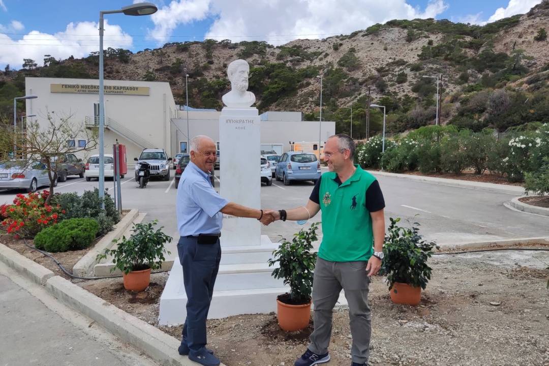 Μεταφορά της προτομής του Ιπποκράτη από το πρώην Κέντρο Υγείας στο Γενικό Νοσοκομείο Καρπάθου «ΑΓΙΟΣ ΙΩΑΝΝΗΣ Ο ΚΑΡΠΑΘΙΟΣ»