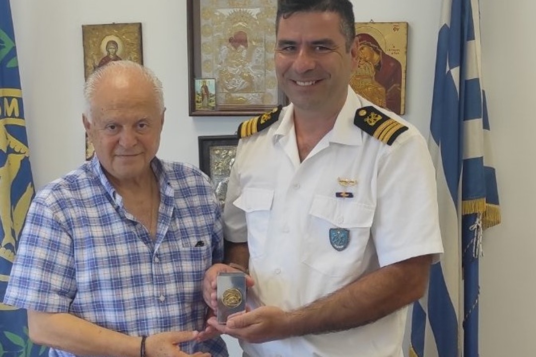 Εθιμοτυπική επίσκεψη του Νέου Λιμενάρχη Καρπάθου στον Δήμαρχο Καρπάθου κ. Ιωάννη Θεμ. Νισύριο