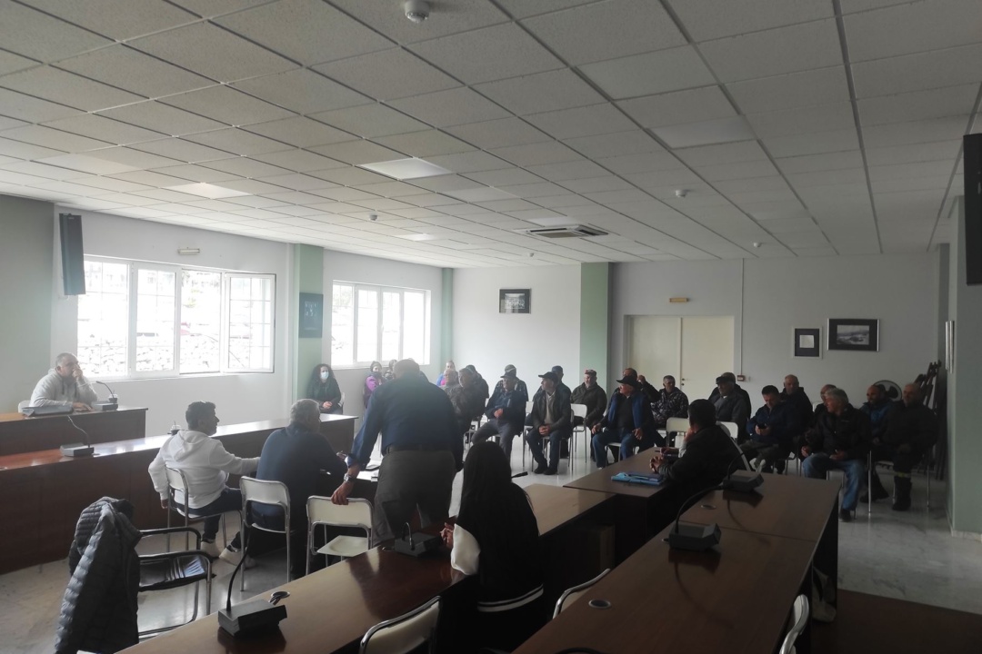 ΣΥΝΑΝΤΗΣΗ ΔΗΜΑΡΧΟΥ ΚΑΡΠΑΘΟΥ ΜΕ ΤΟΥΣ ΚΤΗΝΟΤΡΟΦΟΥΣ ΤΟΥ ΝΗΣΙΟΥ